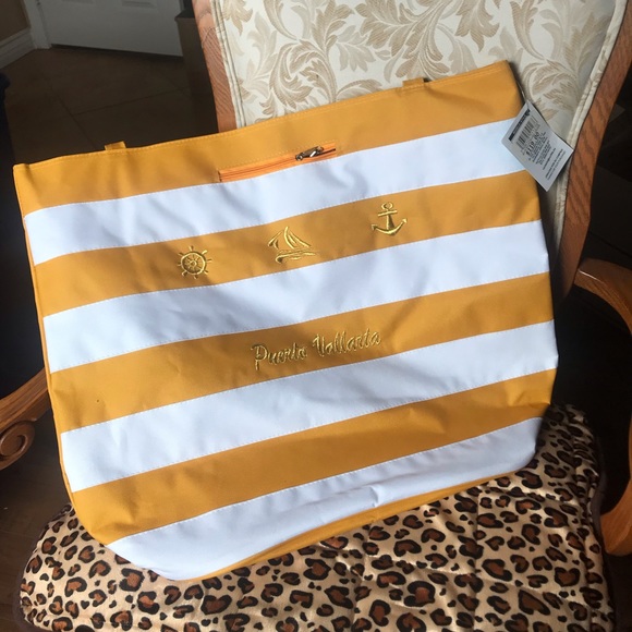 GIANT tote with zipper “Puerta Villarta”travel bag with zipper. - Picture 2 of 6